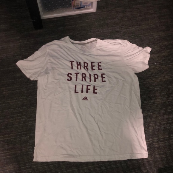 White adidas t-shirt. - Picture 1 of 1